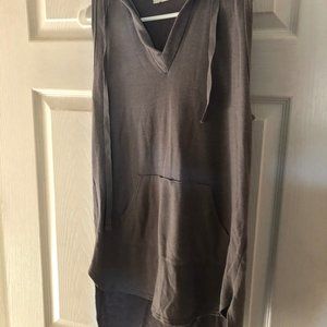 Sleeveless grey summer vest/tunic